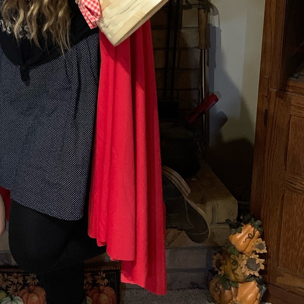 Red Riding Hood Cape - Picture 4 of 4